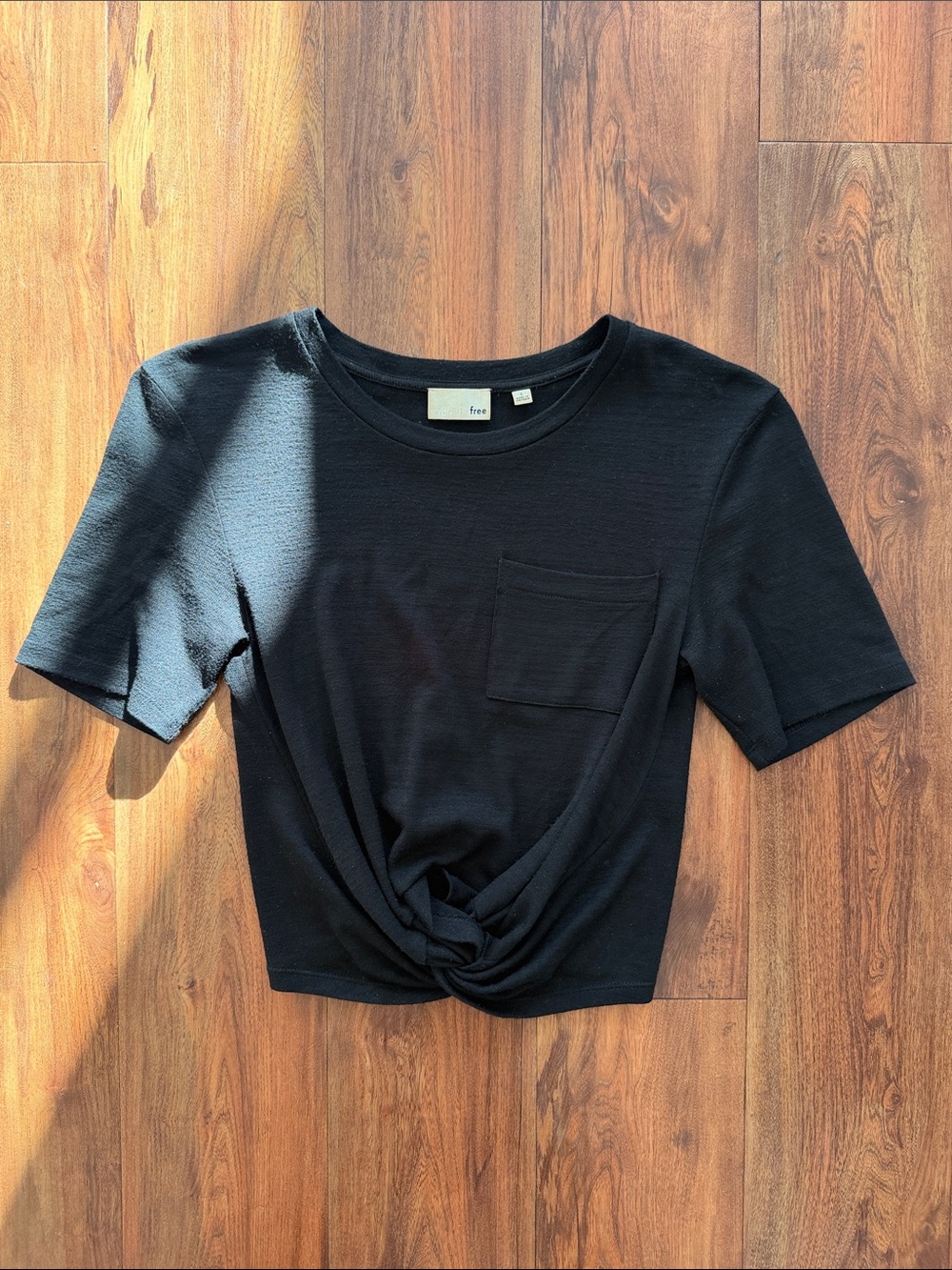 Aritzia - Wilfred free black tshirt